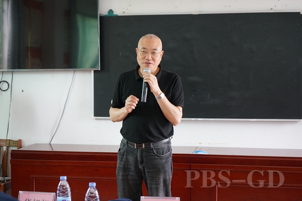 杨新洪在扶贫济困日活动现场讲话2_副本.jpg